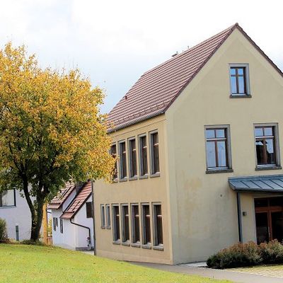 altes Schulhaus Gleiritsch, jetzt Pfarrheim - 2012